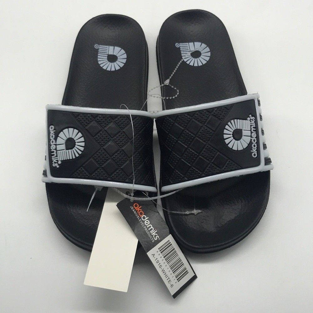 Akademiks sandals